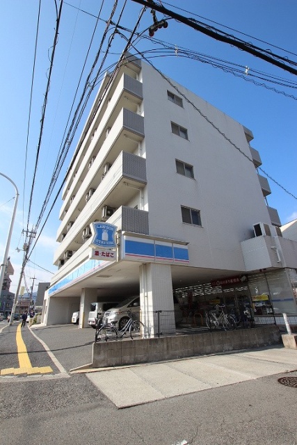 グラビスコート西原駅前の外観
