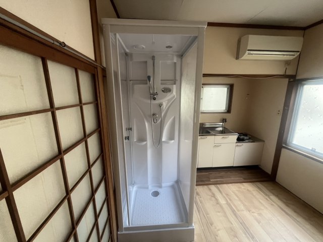 シャワールーム